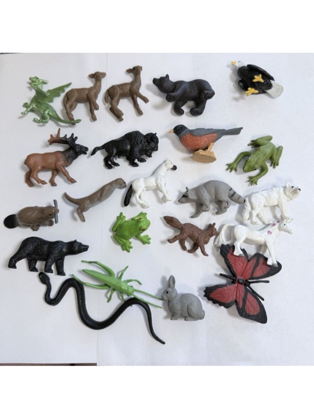 Safari Ltd Lot of 22 Assorted Plastic Animal 2 Inch Figurines